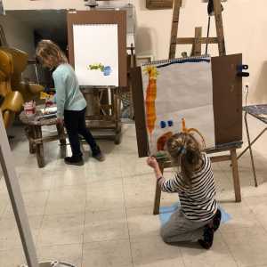 Develop Your Child’s Creativity with Art Classes 