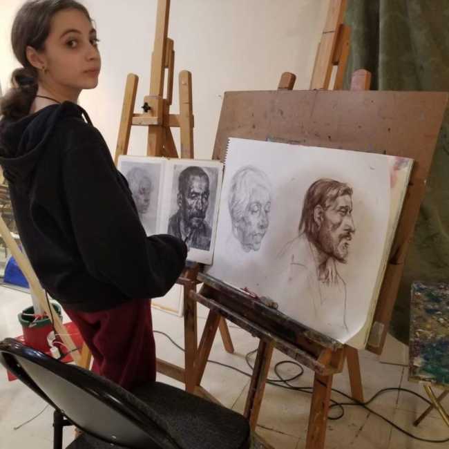 4 Reasons Why Charcoal Is Used In Portraiture