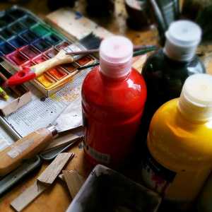 How can oil painting lessons benefit an adult?