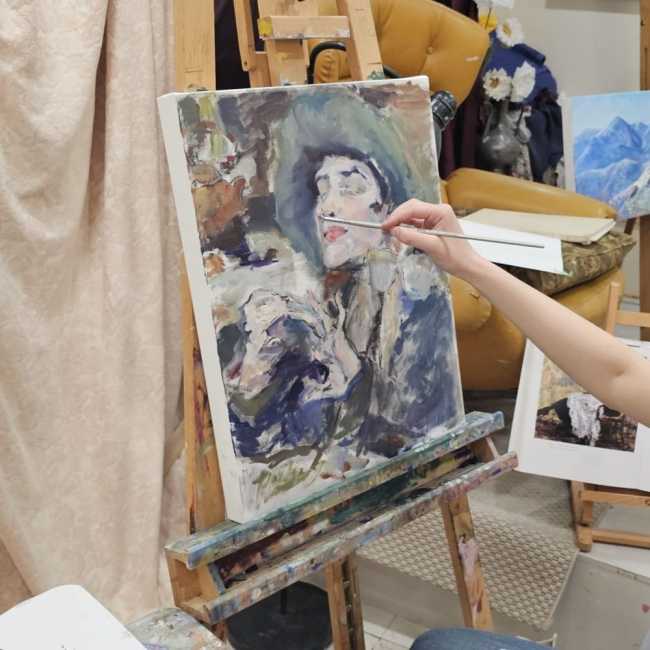 Why Impressionist Paintings Look Different Up Close and From a Distance